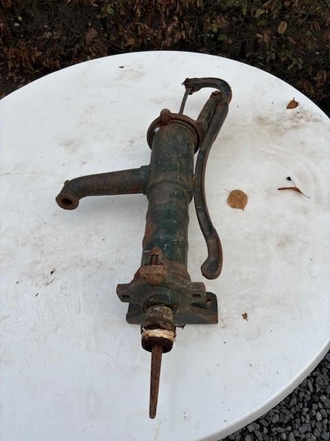 Oude gietijzeren weide pompen, Ophalen, Gebruikt, Handmatig, Overige typen