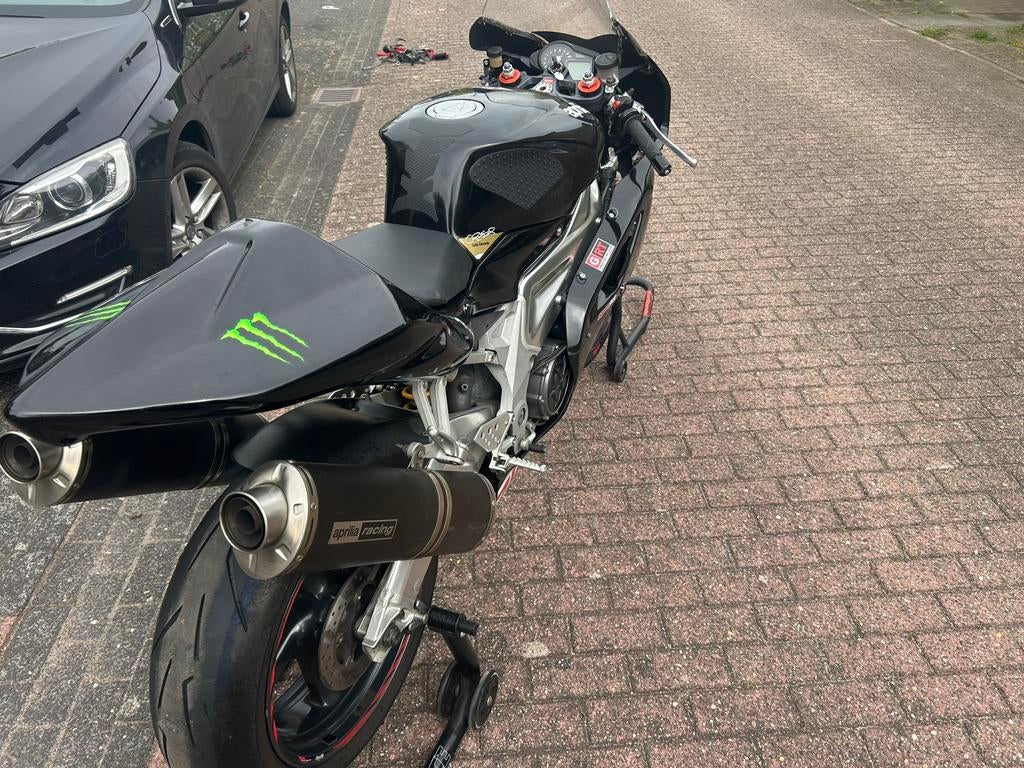 Aprilia RSV 1000 R, Particulier, Super Sport