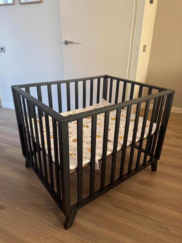 Zwarte box, Kinderen en Baby's, Boxen, Ophalen, Zo goed als nieuw