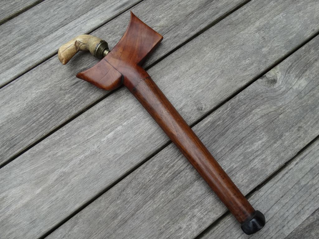 Antieke kris, keris, ikan duyun greep GEEN IVOOR! Sulawesi, Ophalen, Landmacht, Nederland, Zwaard of Sabel