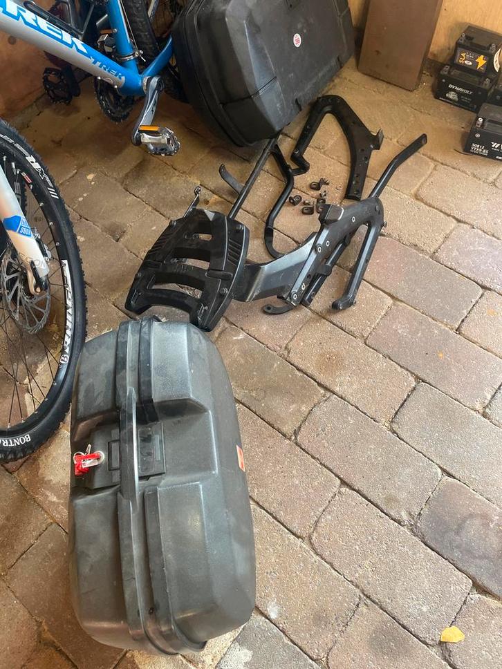 Kawasaki GPZ 1100 1997 zijkoffers met beugel - 36 liter, Motoren, Accessoires | Koffers en Tassen, Gebruikt, Ophalen