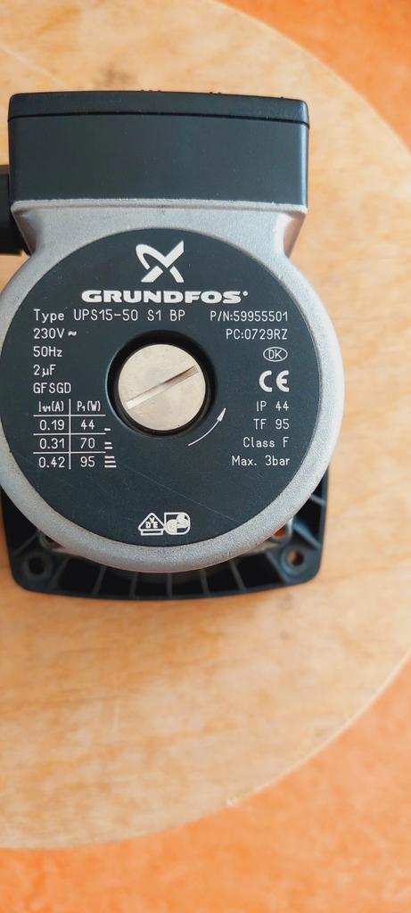 Grundfos circulatiepomp UPS15-50 S1 BP, Doe-het-zelf en Verbouw, Verwarming en Radiatoren, Ophalen of Verzenden