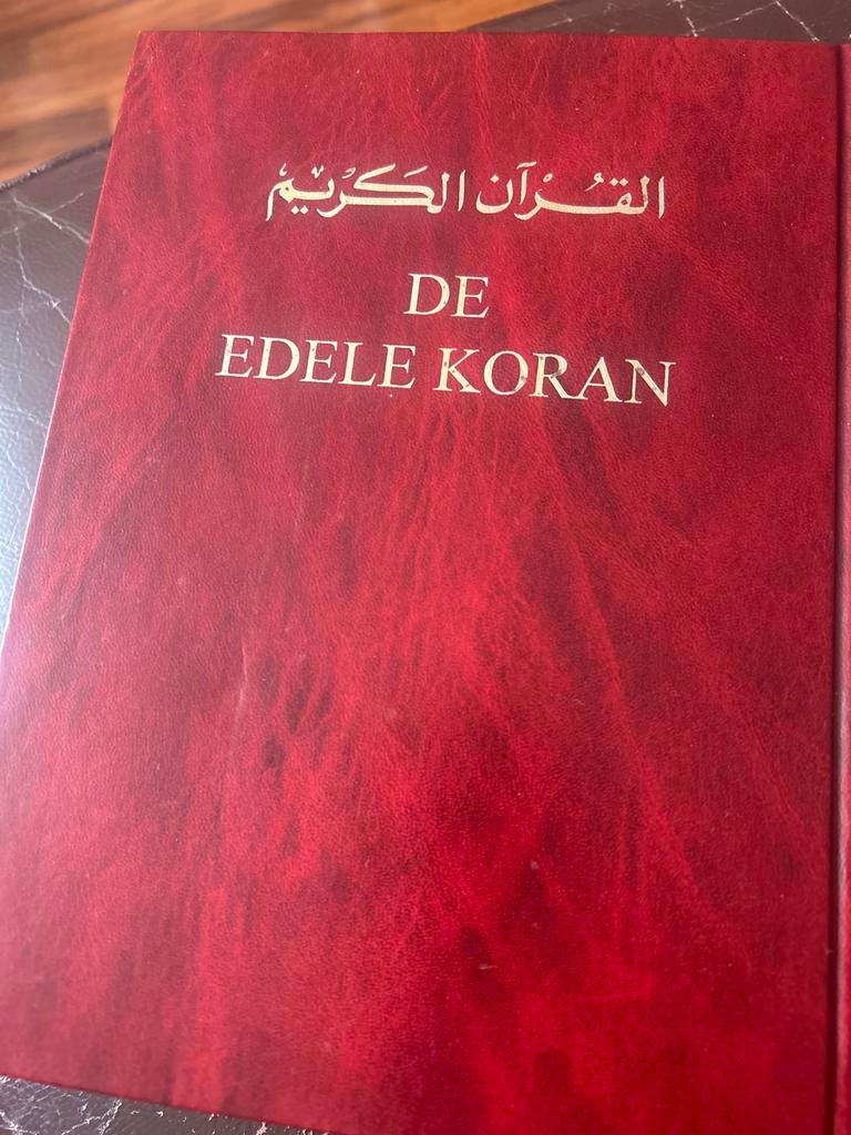 De Edele Koran - Arabisch met Nederlandse vertaling, Ophalen of Verzenden, Zo goed als nieuw, Islam