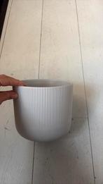 Bloempot wit, Rond, Ophalen of Verzenden, Zo goed als nieuw, Aardewerk