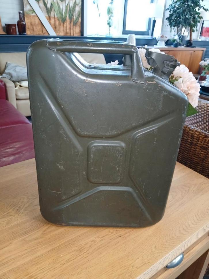 Oude jerrykan - Estafette Harlingen, Antiek en Kunst, Antiek | Gereedschap en Instrumenten, Ophalen