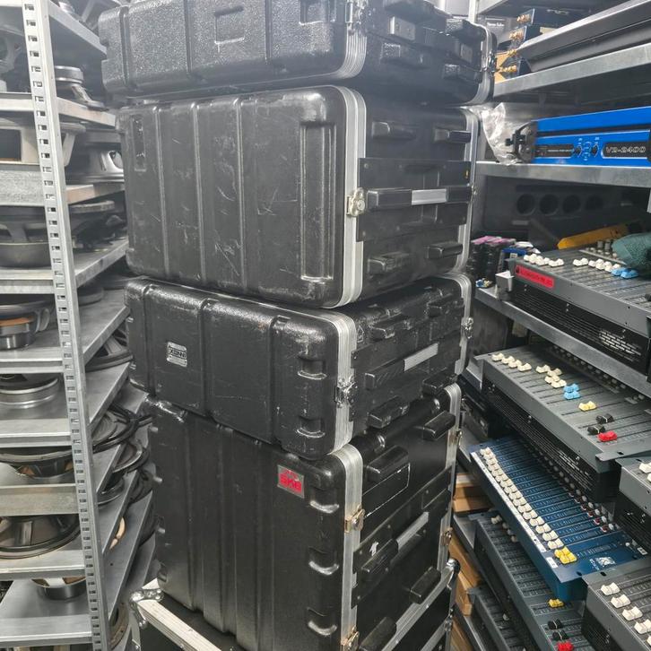 FLIGHTCASES  19 inch     2 / 4  / 6 / 10  HE, Muziek en Instrumenten, Behuizingen en Koffers, Overige instrumenten, Ophalen of Verzenden