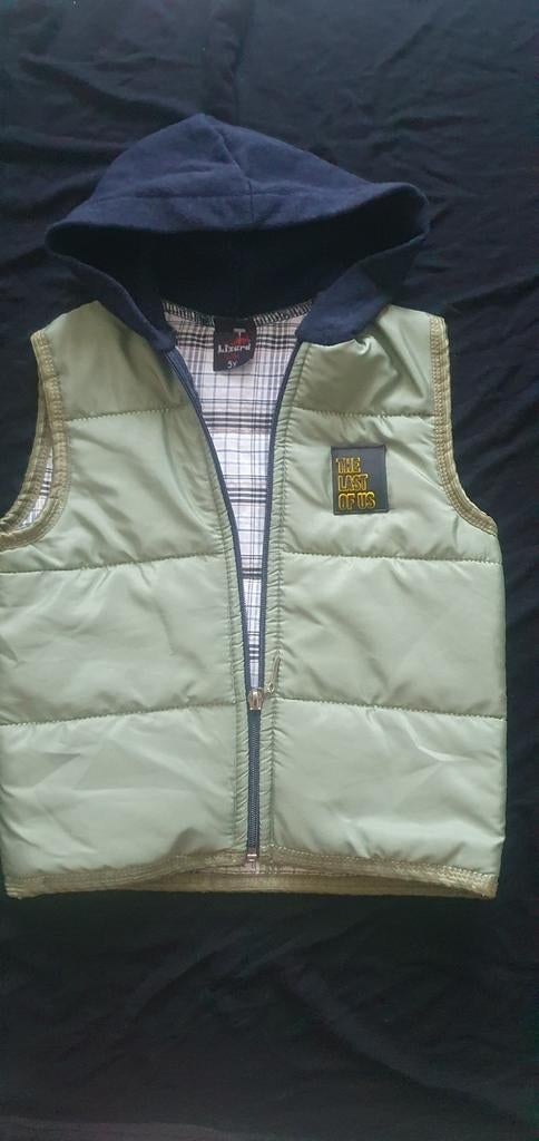 Leuke, nieuwe bodywarmer / vest maat 110, Kinderen en Baby's, Kinderkleding | Maat 110, Lizard Life, Jongen of Meisje, Trui of Vest