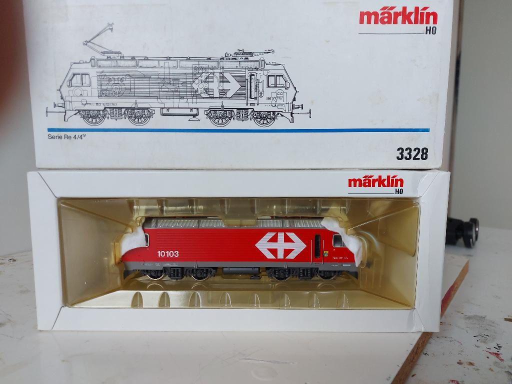 Marklin locomotief 3328 analoog, Wisselstroom, Locomotief, Nieuw, Ophalen of Verzenden