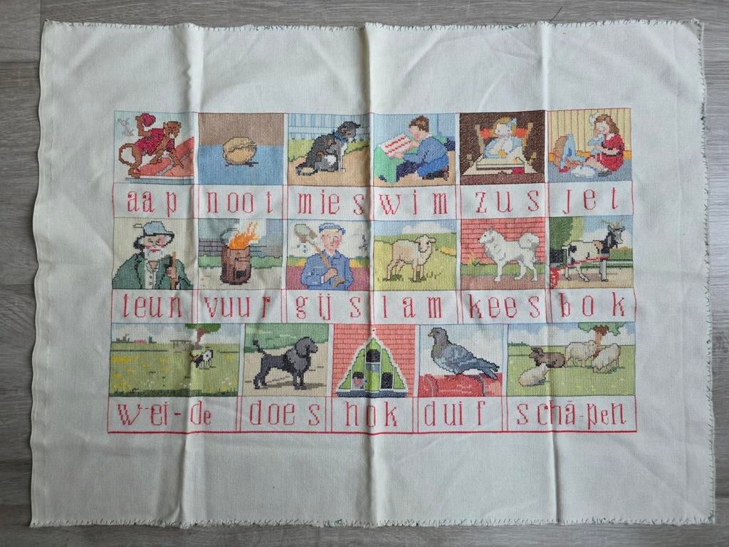 Borduurwerk leesplankje aap noot mies 70 x 52 cm, Hobby en Vrije tijd, Borduren en Borduurmachines, ., Overige typen, Ophalen of Verzenden