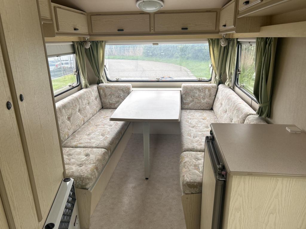 Avento Premier 420 TLH CASSETTE TOILET, VOORTENT, Caravans en Kamperen, Caravans, Standaardzit, Schokbreker, Bedrijf, Niet ingevuld