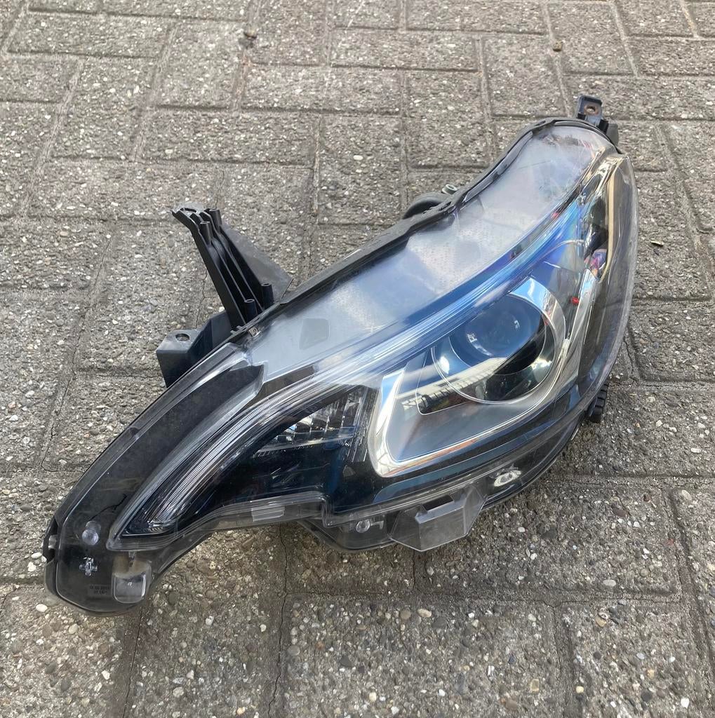 Peugeot 108 koplamp links bestuurder LIBACARS, Peu, Ophalen of Verzenden, Peugeot, Geot