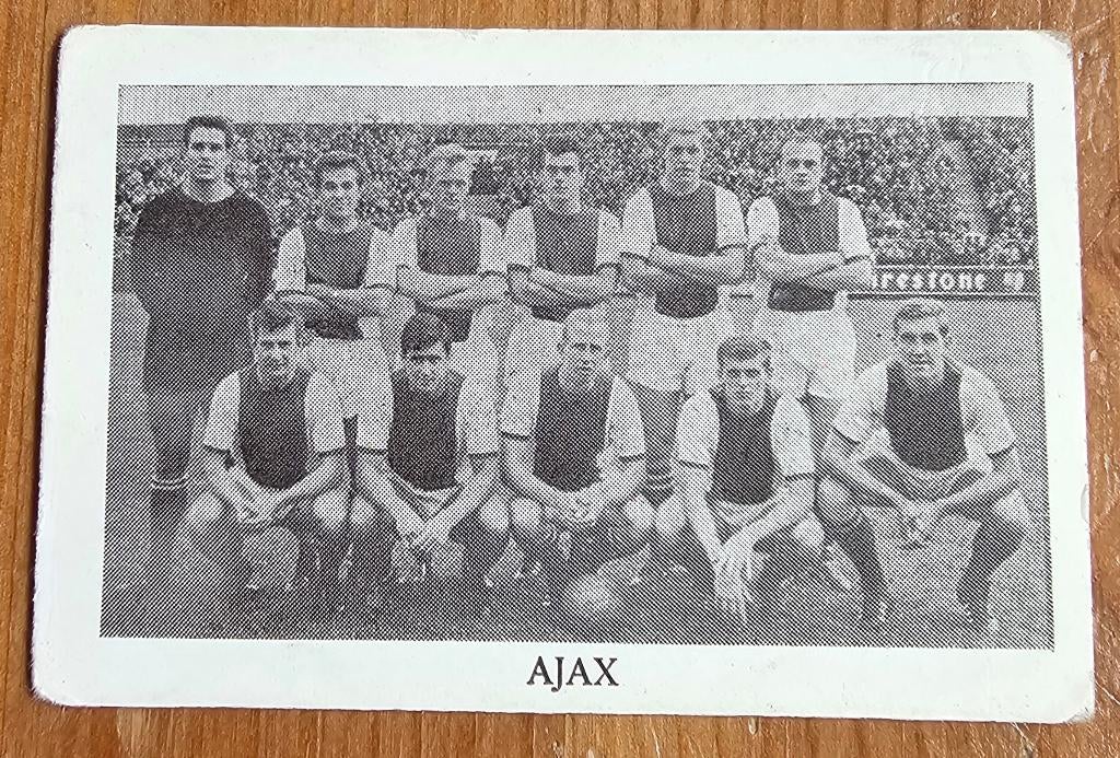 1963 Monty (pre panini) Team AFC Ajax Kaart Ongebruikt!, Hobby en Vrije tijd, Stickers en Plaatjes, Verzenden, Zo goed als nieuw