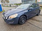 Volvo V60 1.6 D2 Momentum, SCHADE, Apk, Nap Inruil mogelijk., Auto's, Volvo, Voorwielaandrijving, Euro 5, Gebruikt, Beige