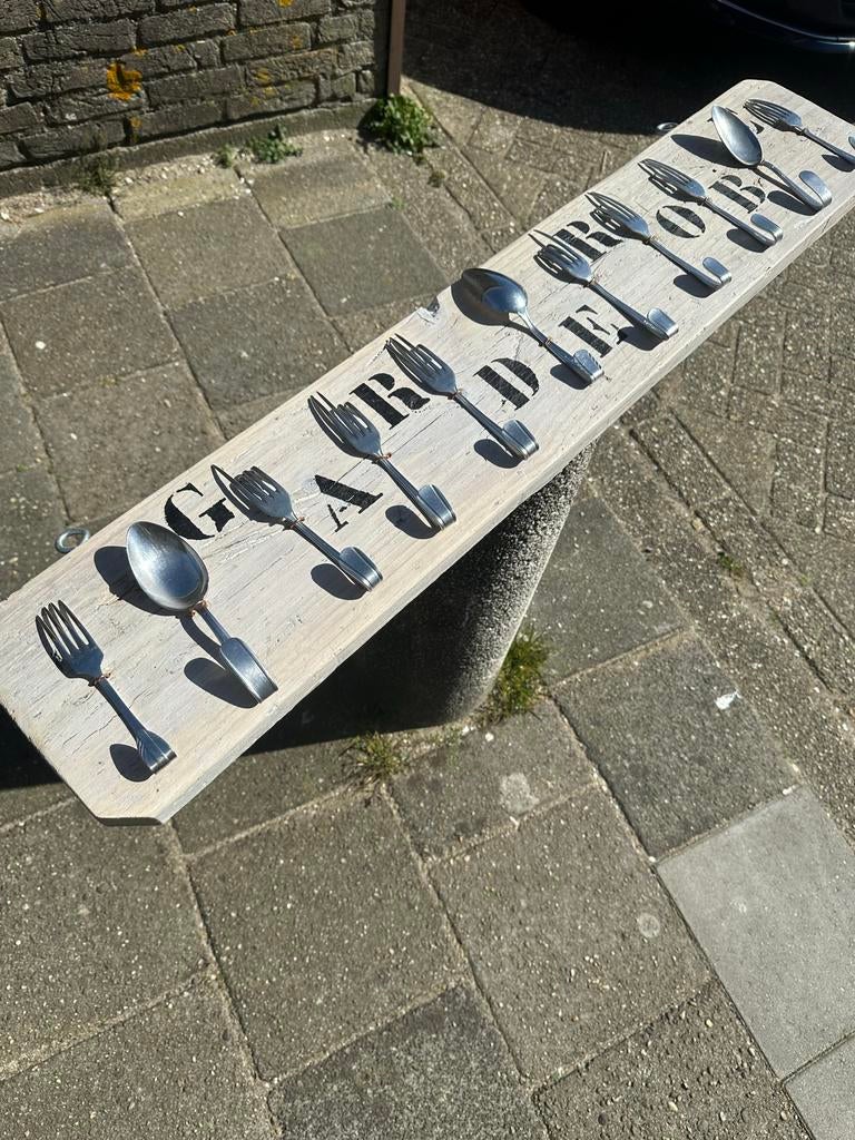 Unieke kapstok 'GARDEROBE' van hout en bestek, Wandkapstok, 100 tot 150 cm, Ophalen of Verzenden, Zo goed als nieuw