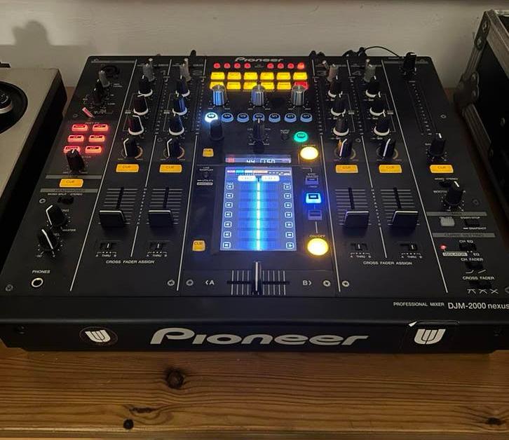 Pioneer DJM-2000nexus, Ophalen, Gebruikt, 5 tot 10 kanalen, Microfooningang