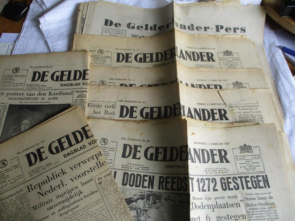 de Gelderlander kranten, Ophalen of Verzenden, Gelezen, Muziek, Film of Tv