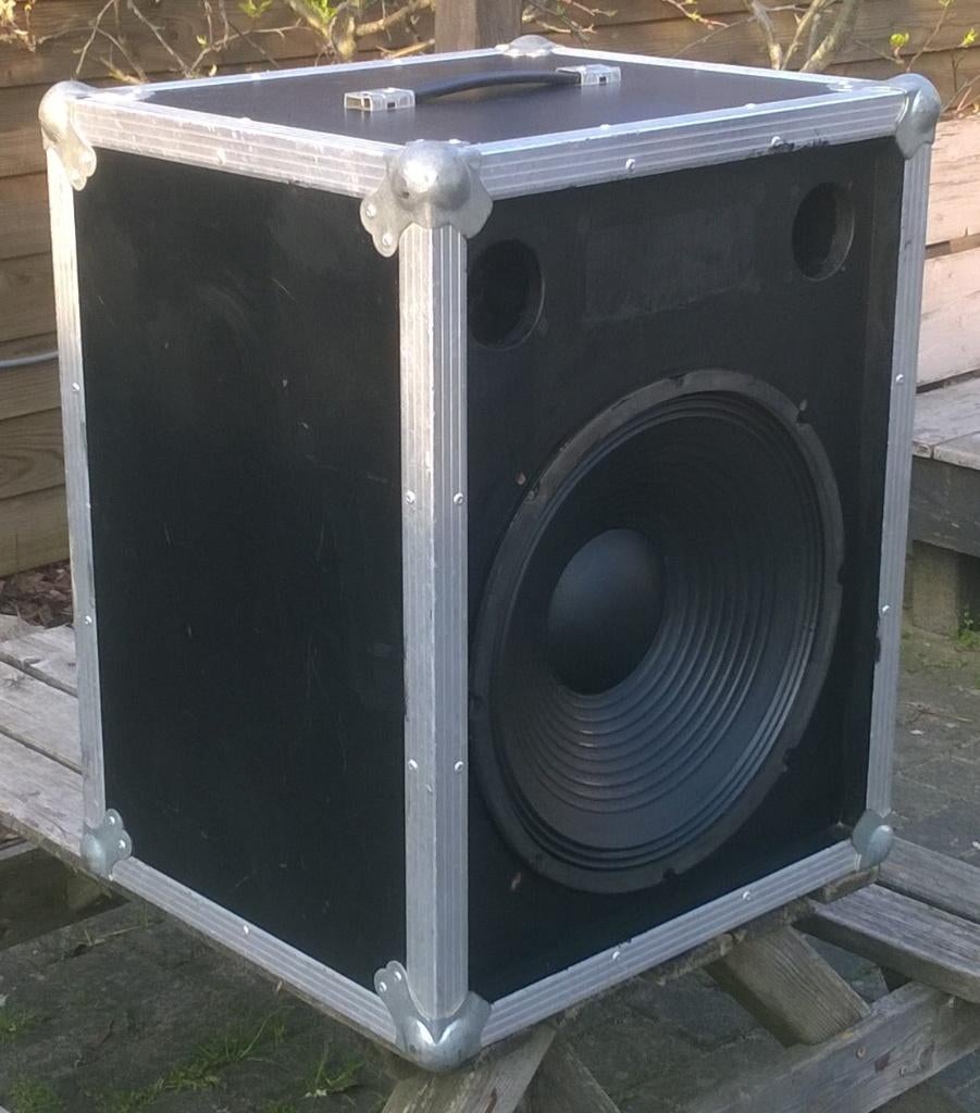 Luidspreker baskast 15 inch 250 Watt (1 exemplaar), Audio, Tv en Foto, Luidsprekers, Overige merken, Subwoofer, Refurbished, Ophalen of Verzenden