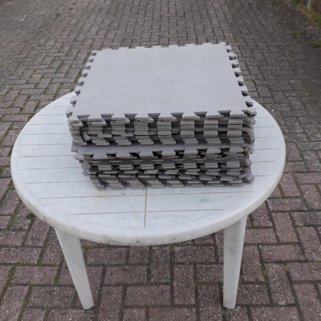 Zwembad onder tegels zijn gebruikt heeft veel toepassingen, Ophalen, Gebruikt