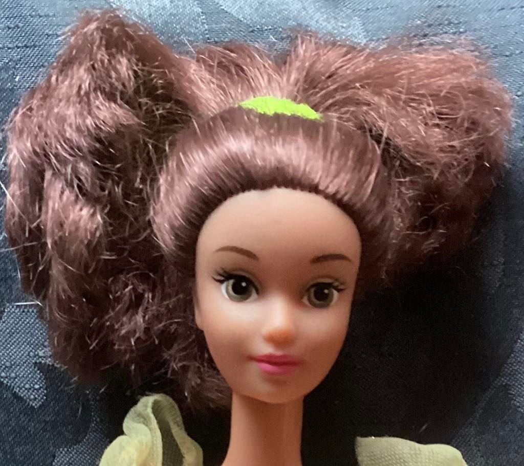 (Barbie) Belle Barbie, Disney Classics series, Mattel #2433, Verzamelen, Poppen, Ophalen, Zo goed als nieuw