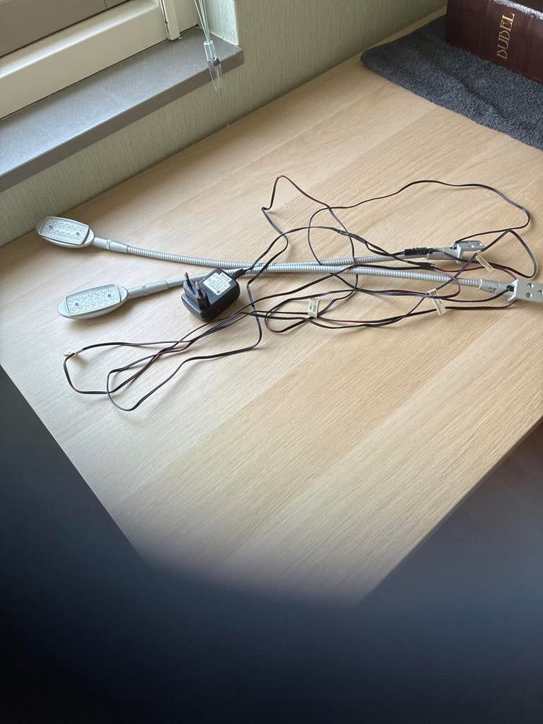 Set van 2 flexibele LED leeslampjes met adapter, Ophalen, Led-lamp, Gebruikt, Minder dan 30 watt
