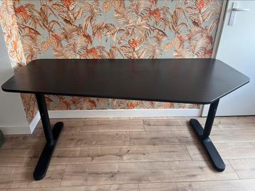 IKEA Bekant bureau + bureaustoel – goede staat - afbeelding 1