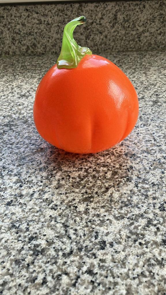 Mooie glasgeblazen pompoen van Kastlösa Glashytta, Huis en Inrichting, Woonaccessoires | Vazen, Zo goed als nieuw, Oranje, Minder dan 50 cm