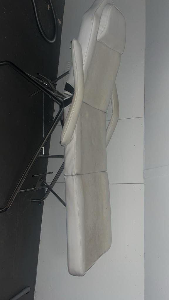 Behandelstoel / massage tafel, Huis en Inrichting, Tafels | Salontafels, Gebruikt, 75 cm of meer, 50 tot 100 cm, 150 tot 200 cm