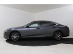 Lexus ES 300h 35th Edition Beperkt leverbaar! (bj 2025), Auto's, Lexus, 12 maanden, Zwart, 4 cilinders, 1655 kg
