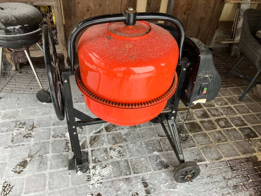 Gebruikte betonmolen, Ophalen, Zo goed als nieuw