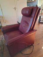 Bordeaux Elektrische Relaxstoel, leer in nette staat., Huis en Inrichting, Fauteuils, Ophalen of Verzenden, Gebruikt, 75 tot 100 cm