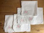 5 brocante katoenen servetten, geborduurd roze - groen., Ophalen of Verzenden