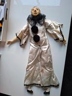 Antieke Porseleinen Pierrot Pop met Zijden Kostuum, Antiek en Kunst, Ophalen of Verzenden