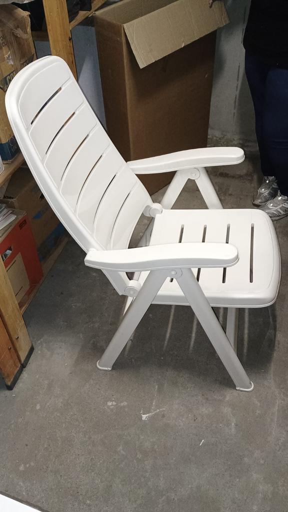 Tuinset: 4 stoelen & ronde tuintafel, Tuin en Terras, Tuinstoelen, Gebruikt, Plastic, Inklapbaar, Ophalen