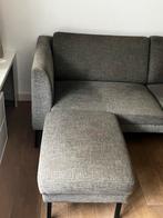 Mooie grijze bank met hocker | 3-zits bank, Ophalen, Gebruikt, 75 tot 100 cm, Rechte bank