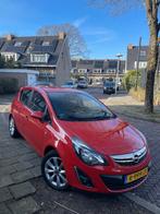 Opel Corsa 1.4 Ecotec 64KW 5D 2013 Rood, Auto's, Voorwielaandrijving, Euro 5, 4 cilinders, 49 €/maand