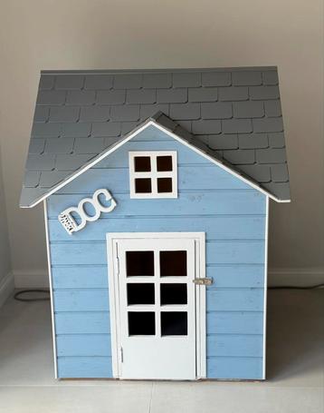 Uniek exemplaar honden huisje/ hok beschikbaar voor biedingen