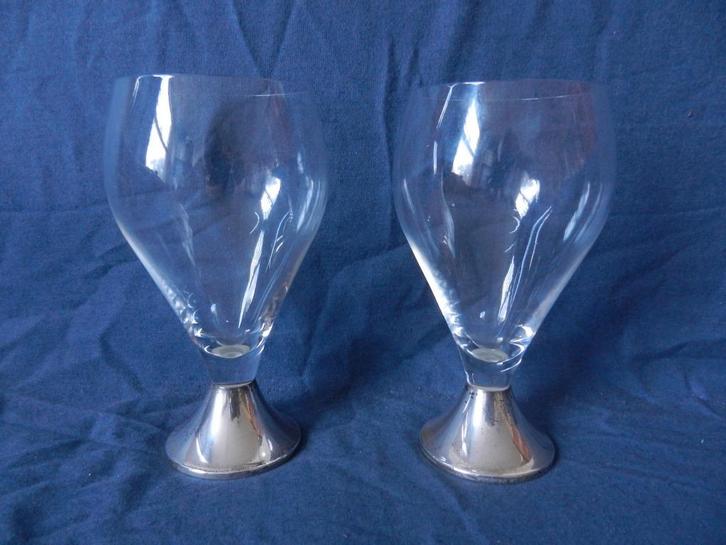 Twee glazen op zilveren voet 2001 Copier model Peer? h 14,5, Antiek en Kunst, Antiek | Glas en Kristal, Ophalen of Verzenden