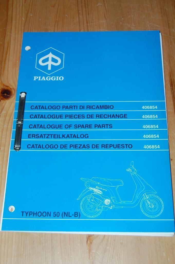 Piaggio Typhoon 50 onderdelenboek uitgave 1995 - 1996, Fietsen en Brommers, Handleidingen en Instructieboekjes, Nieuw, Ophalen of Verzenden