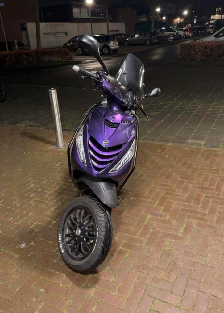 Zip 70 cc 2 takt, Fietsen en Brommers, Scooters | Piaggio, Zo goed als nieuw, Zip, Tweetakt, Ophalen