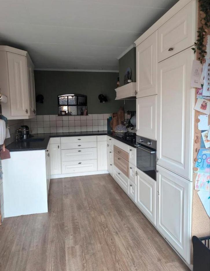 Gratis U-keuken, Belgisch hardsteen blad, zelf demonteren, Huis en Inrichting, Keuken | Complete keukens, Gebruikt, U-keuken, Crème