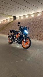 KTM Duke 390 abs, Akra + quikshifter (A2 motor), Motoren, Particulier, 373 cc, Minimaal motorrijbewijs A2, Quickshifter