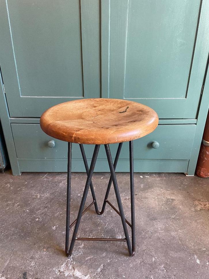 Prachtig oud industrieel krukje, Antiek en Kunst, Curiosa en Brocante, Ophalen