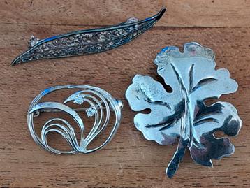 3 zilveren broches 835 beschikbaar voor biedingen