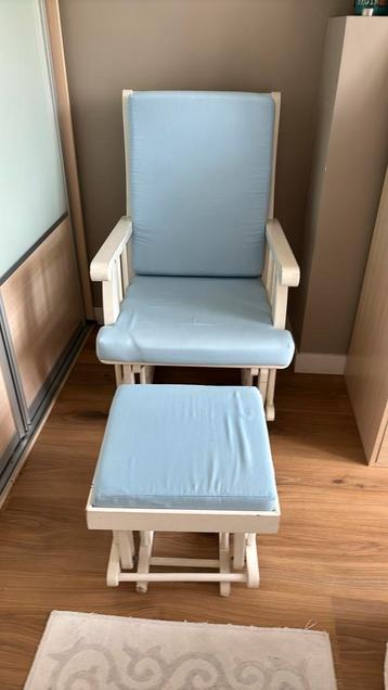 Rocking chair w puff beschikbaar voor biedingen