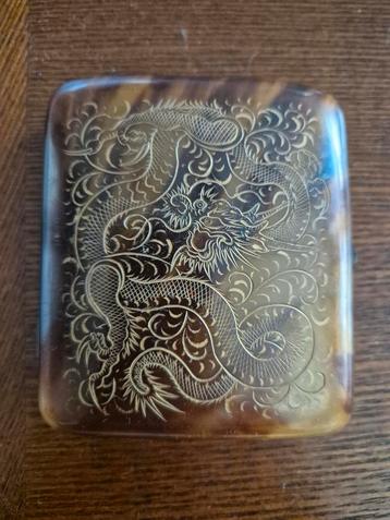 Schildpad Sigarettendoosje met Drakenmotief 1920 beschikbaar voor biedingen