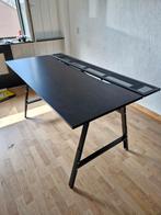Ikea bureau, met handige kabel net., Huis en Inrichting, Bureaus, Ophalen, In hoogte verstelbaar, Zo goed als nieuw, Bureau