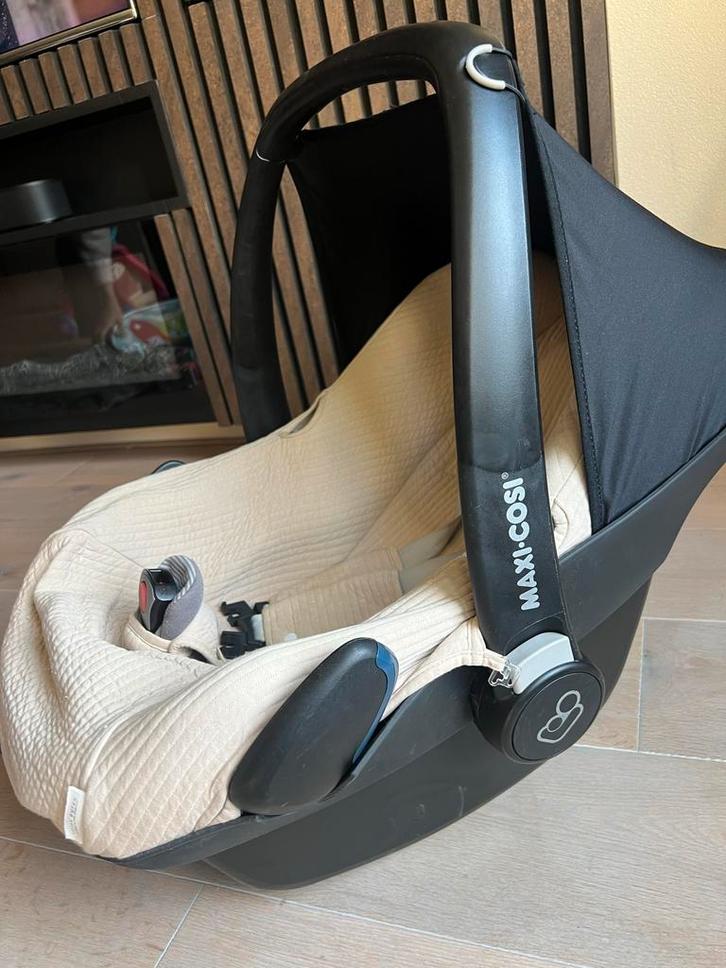 Maxi-Cosi Pebble + FamilyFix Isofix Base, Kinderen en Baby's, Autostoeltjes, Gebruikt, Maxi-Cosi, 0 t/m 13 kg, Isofix, Zijbescherming