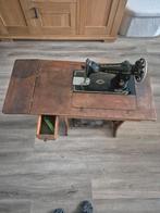 Antieke Singer naaimachine met tafel, Ophalen of Verzenden
