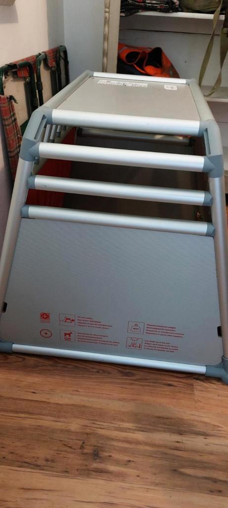 Stevige en veilige bench 4pets pro, Dieren en Toebehoren, Hondenbenches, Zo goed als nieuw, Ophalen