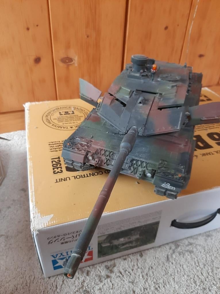 Tamiya Leopard 2A6 1/16 RC, Ophalen, Zo goed als nieuw